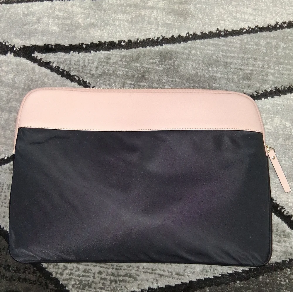 EUC Kate Spade Light Pink & Black Color Block Saffiano Leather Laptop Bag!